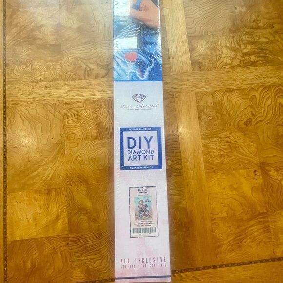 Deep Sea Beauties by Simon Candini & Diamond Art Club! - Picture 3 of 5